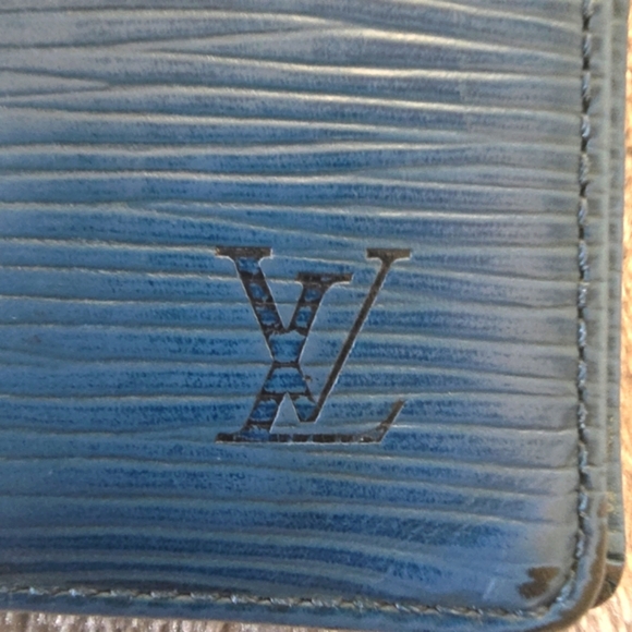 Louis Vuitton Blue Epi-Leather Wallet! Excellent condition! - Picture 3 of 7